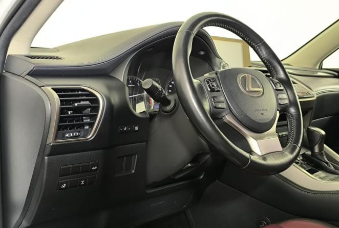 Lexus NX I Рестайлинг с пробегом 2018 года, цена 2 540 000 рублей, 241099 км, внедорожник, Автокод Объявления