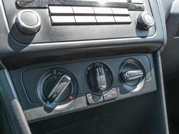 Volkswagen Polo V с пробегом 2011 года, цена 809 000 рублей, 200303 км, седан, Автокод Объявления