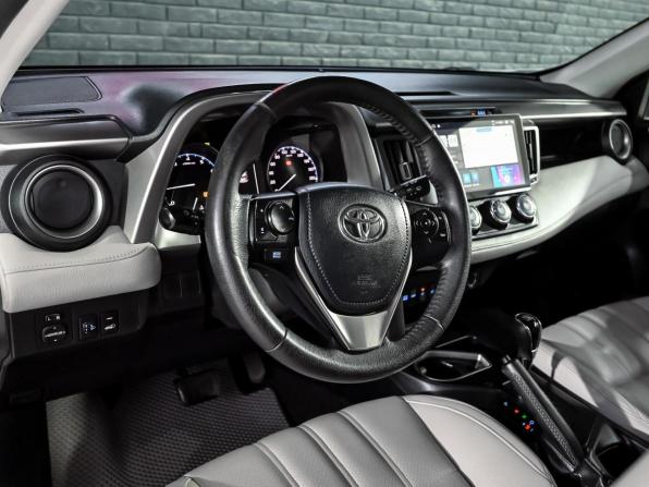 Toyota RAV4 IV (XA40) Рестайлинг с пробегом 2016 года, цена 2 200 000 рублей, 199822 км, внедорожник, Автокод Объявления