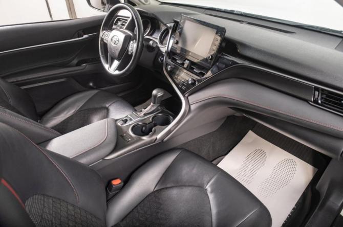 Toyota Camry VIII (XV70) Рестайлинг с пробегом 2021 года, цена 3 399 000 рублей, 218000 км, седан, Автокод Объявления