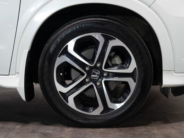 Honda Vezel I с пробегом 2015 года, цена 1 595 000 рублей, 114534 км, внедорожник, Автокод Объявления