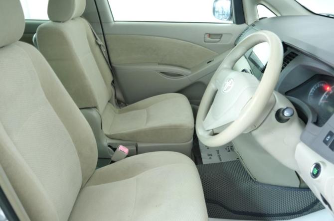 Toyota ISis I Рестайлинг с пробегом 2012 года, цена 1 249 000 рублей, 156000 км, компактвэн, Автокод Объявления
