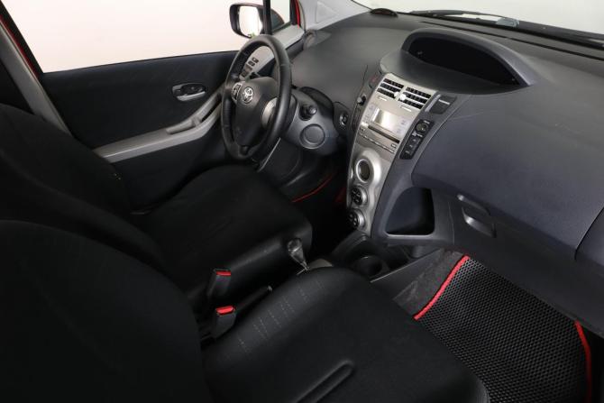 Toyota Yaris II с пробегом 2008 года, цена 519 000 рублей, 189000 км, хэтчбек, Автокод Объявления