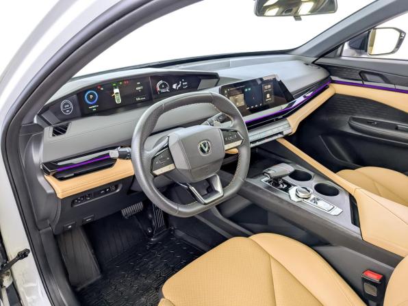 Changan UNI-V I с пробегом 2023 года, цена 2 045 000 рублей, 49815 км, лифтбек, Автокод Объявления
