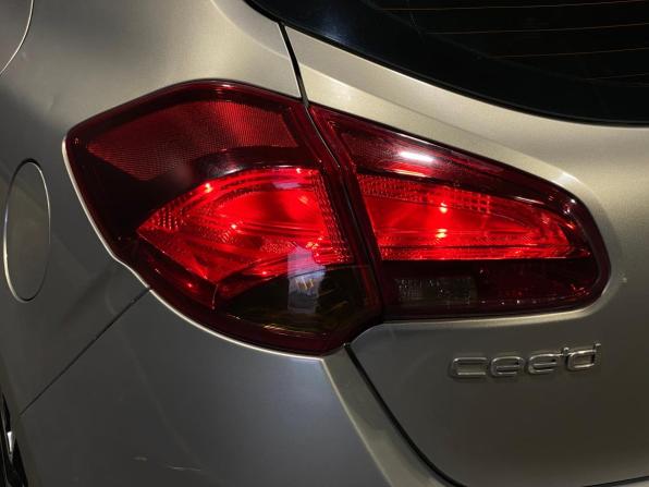 Kia Ceed II с пробегом 2013 года, цена 950 000 рублей, 233753 км, хэтчбек, Автокод Объявления