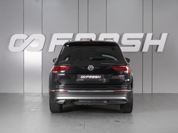 Volkswagen Tiguan II с пробегом 2018 года, цена 2 849 000 рублей, 125359 км, внедорожник, Автокод Объявления