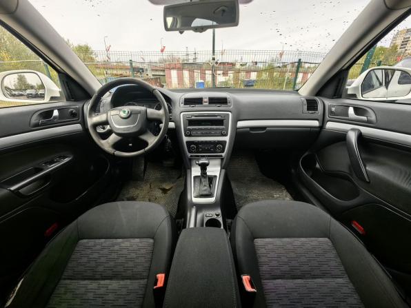 Skoda Octavia II (A5) Рестайлинг с пробегом 2012 года, цена 424 900 рублей, 235623 км, лифтбек, Автокод Объявления