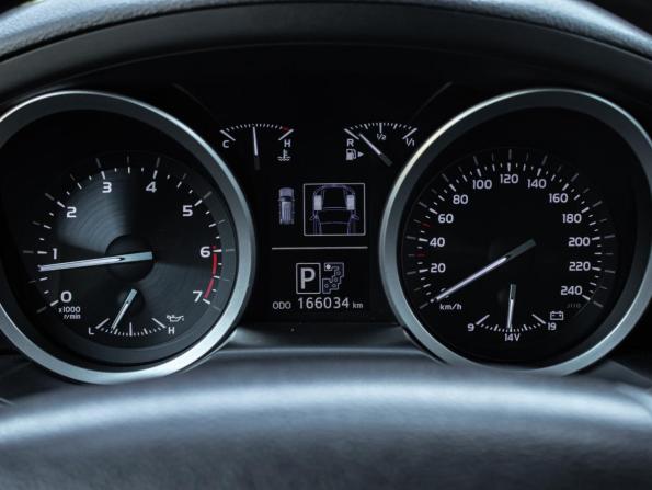 Toyota Land Cruiser 200 Series Рестайлинг 1 с пробегом 2015 года, цена 4 798 000 рублей, 166032 км, внедорожник, Автокод Объявления