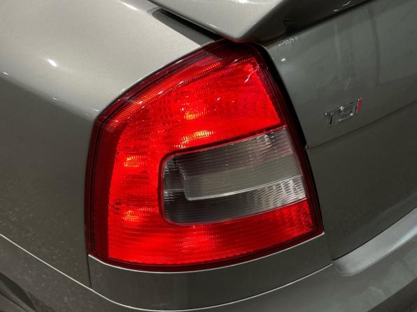 Skoda Octavia II (A5) Рестайлинг с пробегом 2011 года, цена 950 000 рублей, 135346 км, лифтбек, Автокод Объявления