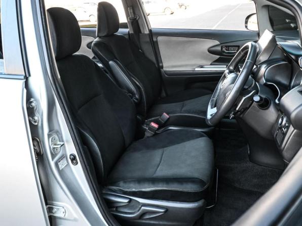 Toyota Wish II с пробегом 2010 года, цена 989 000 рублей, 242263 км, минивэн, Автокод Объявления