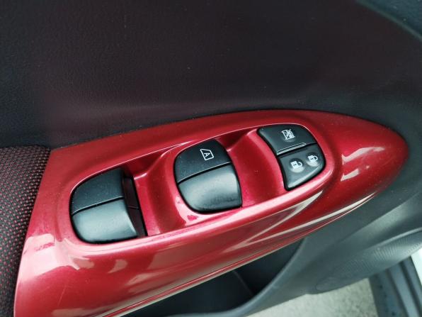 Nissan Juke I с пробегом 2012 года, цена 1 070 000 рублей, 109000 км, внедорожник, Автокод Объявления