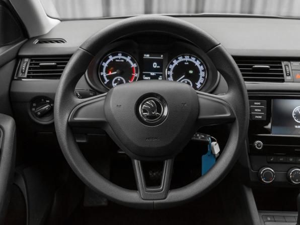Skoda Octavia III (A7) Рестайлинг с пробегом 2019 года, цена 1 610 000 рублей, 126638 км, лифтбек, Автокод Объявления