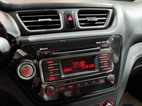 Kia Rio III с пробегом 2015 года, цена 1 099 000 рублей, 97700 км, седан, Автокод Объявления