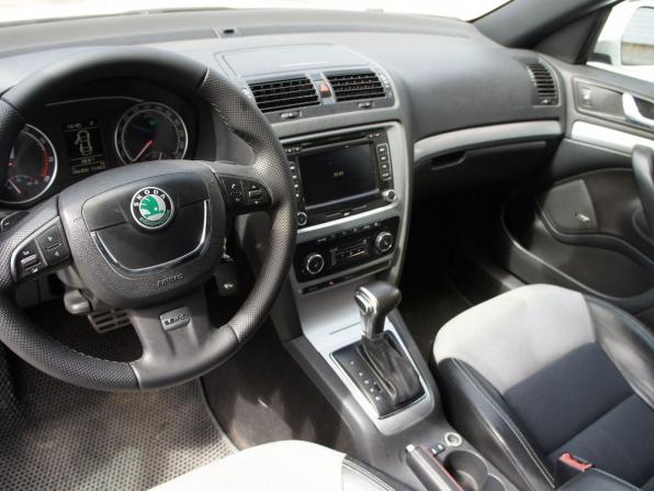 Skoda Octavia RS II Рестайлинг с пробегом 2010 года, цена 939 000 рублей, 306000 км, лифтбек, Автокод Объявления