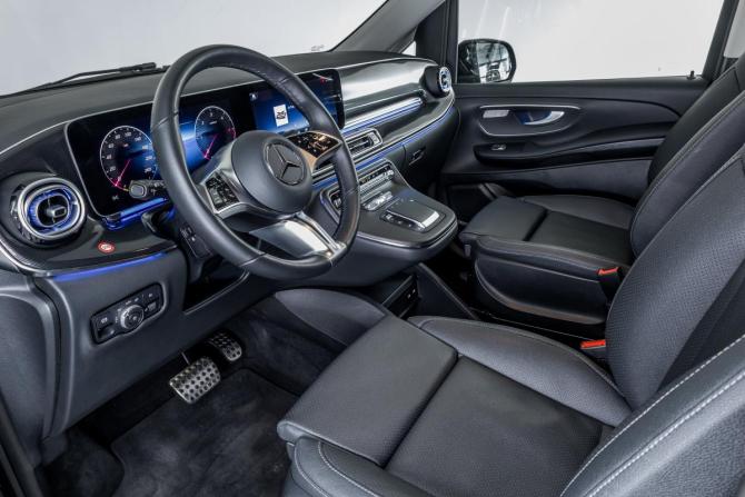 Mercedes-Benz V-Класс III (W447) Рестайлинг 2 с пробегом 2024 года, цена 9 427 500 рублей, 12407 км, минивэн, Автокод Объявления