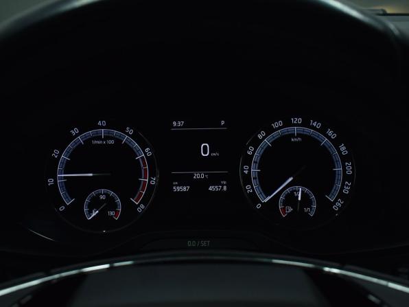 Skoda Karoq I с пробегом 2022 года, цена 2 475 995 рублей, 59586 км, внедорожник, Автокод Объявления