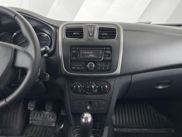 Renault Logan II с пробегом 2016 года, цена 555 000 рублей, 219707 км, седан, Автокод Объявления