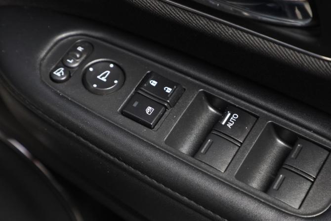 Honda Vezel I Рестайлинг с пробегом 2019 года, цена 2 249 000 рублей, 37002 км, внедорожник, Автокод Объявления