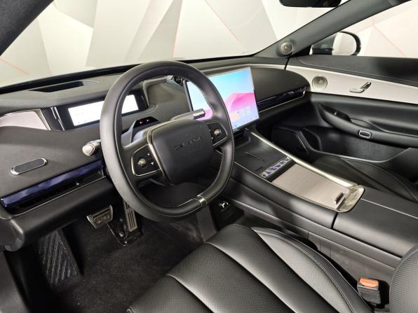 Exeed Exlantix ES с пробегом 2025 года, цена 4 675 000 рублей, 684 км, седан, Автокод Объявления