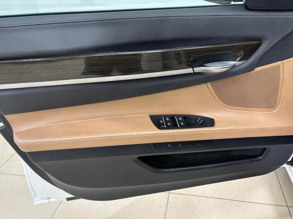 BMW 7 серии V (F01/F02/F04) Рестайлинг с пробегом 2012 года, цена 2 430 000 рублей, 196108 км, седан, Автокод Объявления