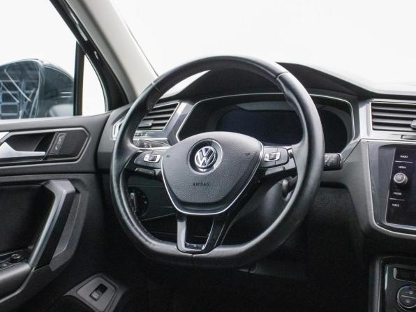 Volkswagen Tiguan II с пробегом 2017 года, цена 2 895 000 рублей, 155000 км, внедорожник, Автокод Объявления