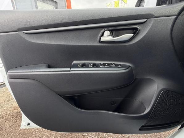 Kia Rio IV с пробегом 2018 года, цена 1 300 000 рублей, 71451 км, седан, Автокод Объявления