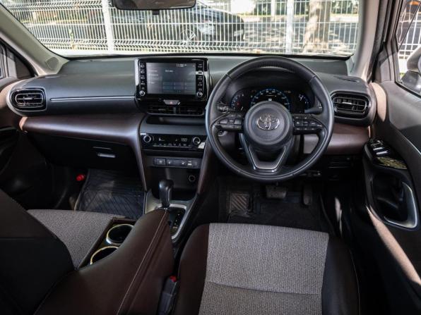 Toyota Yaris Cross I с пробегом 2021 года, цена 2 100 000 рублей, 93495 км, внедорожник, Автокод Объявления