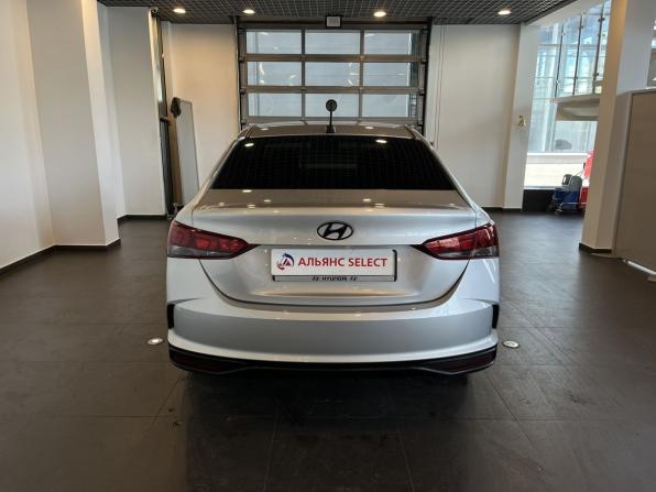 Hyundai Solaris II Рестайлинг с пробегом 2021 года, цена 1 425 000 рублей, 136063 км, седан, Автокод Объявления