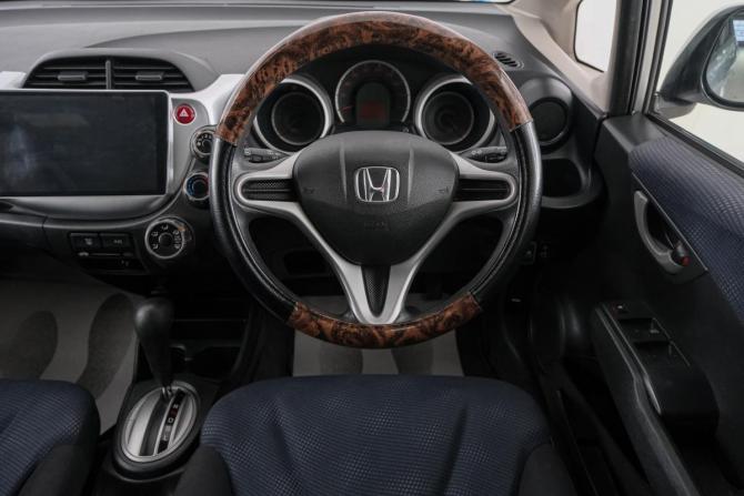 Honda Fit II с пробегом 2011 года, цена 1 079 000 рублей, 67000 км, хэтчбек, Автокод Объявления