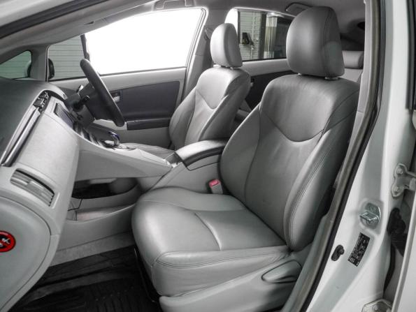 Toyota Prius III (XW30) с пробегом 2010 года, цена 919 000 рублей, 240313 км, лифтбек, Автокод Объявления
