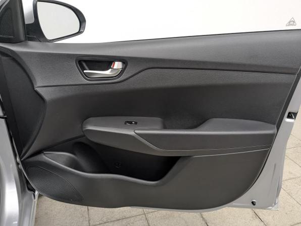 Hyundai Solaris II Рестайлинг с пробегом 2021 года, цена 1 670 000 рублей, 37766 км, седан, Автокод Объявления