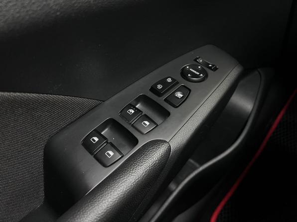 Hyundai Solaris II с пробегом 2018 года, цена 1 380 000 рублей, 90500 км, седан, Автокод Объявления