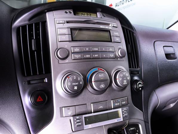 Hyundai H-1 II с пробегом 2011 года, цена 2 130 000 рублей, 153000 км, минивэн, Автокод Объявления