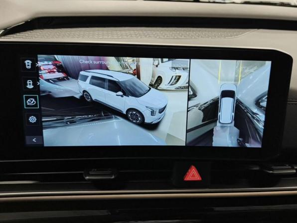 Kia Carnival IV Рестайлинг с пробегом 2025 года, цена 7 745 055 рублей, 49 км, минивэн, Автокод Объявления