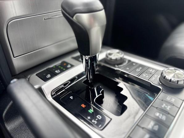 Toyota Land Cruiser 200 Series Рестайлинг 2 с пробегом 2016 года, цена 4 500 000 рублей, 357604 км, внедорожник, Автокод Объявления