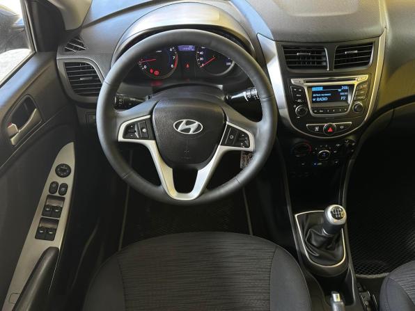 Hyundai Solaris I Рестайлинг с пробегом 2015 года, цена 789 000 рублей, 177747 км, седан, Автокод Объявления