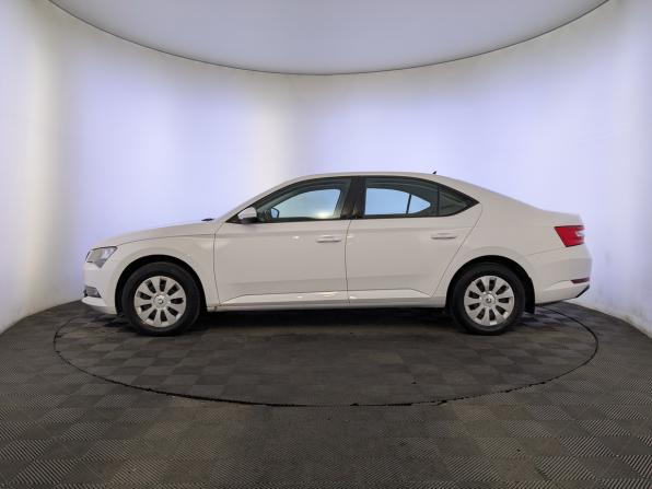 Skoda Superb III с пробегом 2019 года, цена 2 450 000 рублей, 40183 км, лифтбек, Автокод Объявления