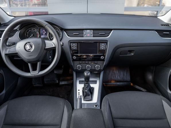 Skoda Octavia III (A7) Рестайлинг с пробегом 2019 года, цена 1 818 000 рублей, 52070 км, лифтбек, Автокод Объявления