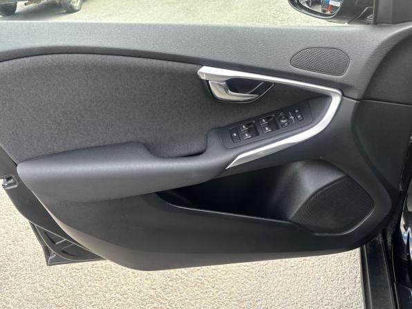 Volvo V40 Cross Country I с пробегом 2014 года, цена 1 048 000 рублей, 101000 км, хэтчбек, Автокод Объявления