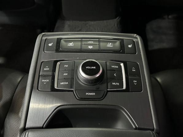 Hyundai Genesis II с пробегом 2014 года, цена 1 720 000 рублей, 202483 км, седан, Автокод Объявления