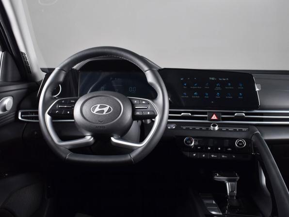 Hyundai Elantra VII (CN7) Рестайлинг с пробегом 2025 года, цена 2 499 995 рублей, 38 км, седан, Автокод Объявления