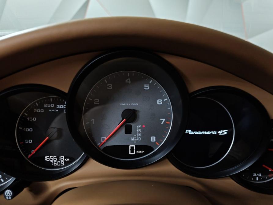 Porsche Panamera I Москва  - изображение 17