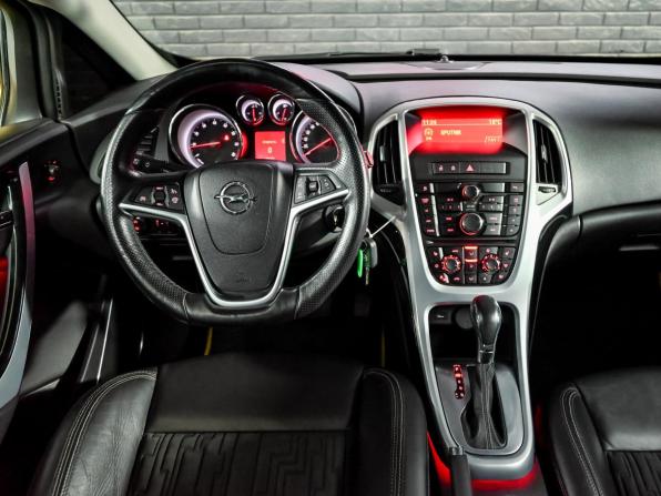 Opel Astra J Рестайлинг с пробегом 2013 года, цена 950 000 рублей, 139862 км, хэтчбек, Автокод Объявления