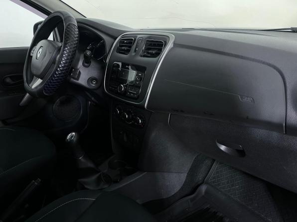 Renault Sandero II с пробегом 2017 года, цена 850 000 рублей, 120273 км, хэтчбек, Автокод Объявления