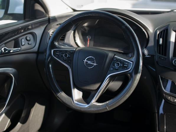 Opel Insignia I Рестайлинг с пробегом 2013 года, цена 1 050 000 рублей, 160861 км, седан, Автокод Объявления