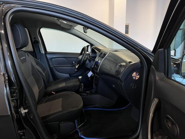 Renault Logan II Рестайлинг с пробегом 2022 года, цена 1 238 000 рублей, 114291 км, седан, Автокод Объявления