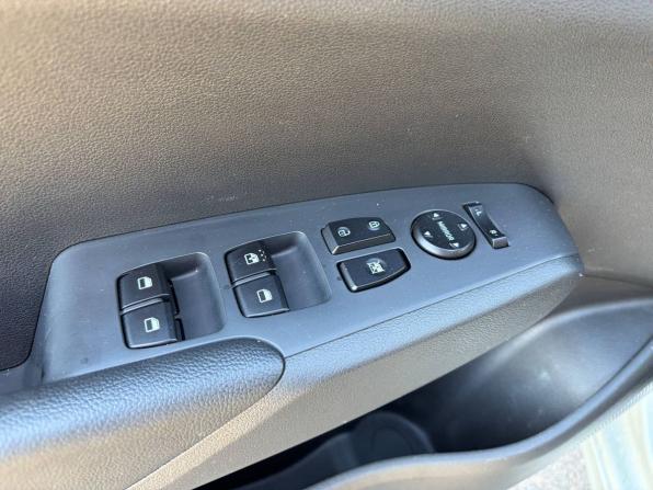 Hyundai Solaris II Рестайлинг с пробегом 2020 года, цена 1 055 000 рублей, 241350 км, седан, Автокод Объявления
