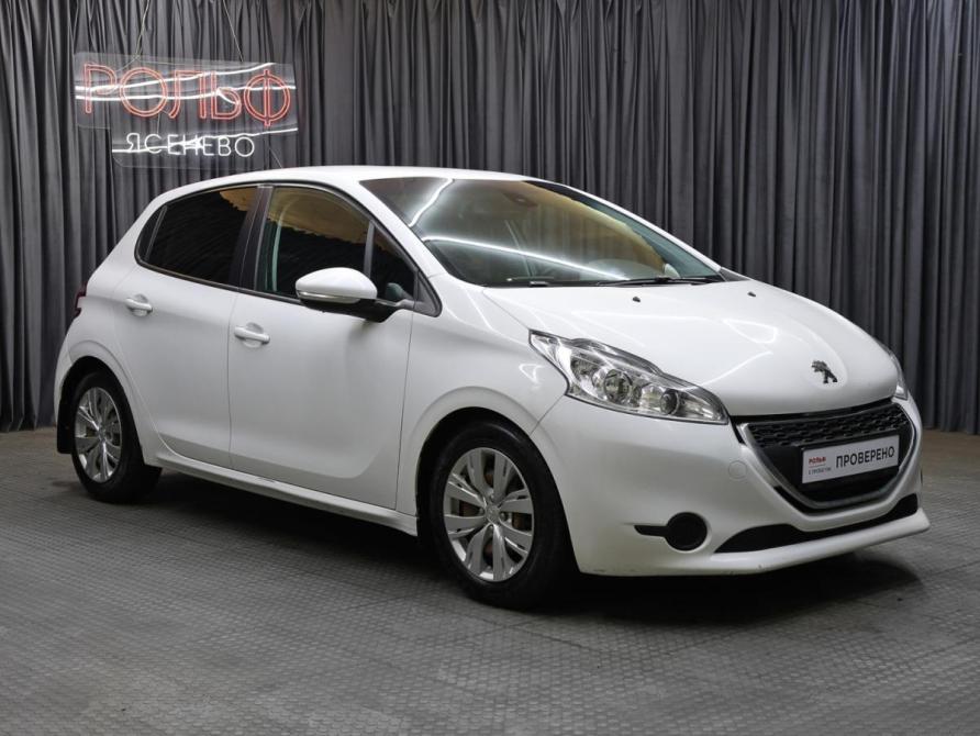 Peugeot 208 I Москва  - изображение 3