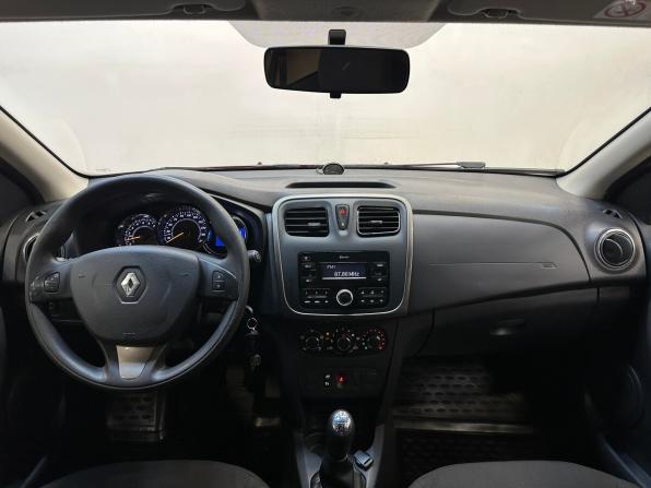 Renault Sandero II с пробегом 2018 года, цена 990 000 рублей, 117323 км, хэтчбек, Автокод Объявления