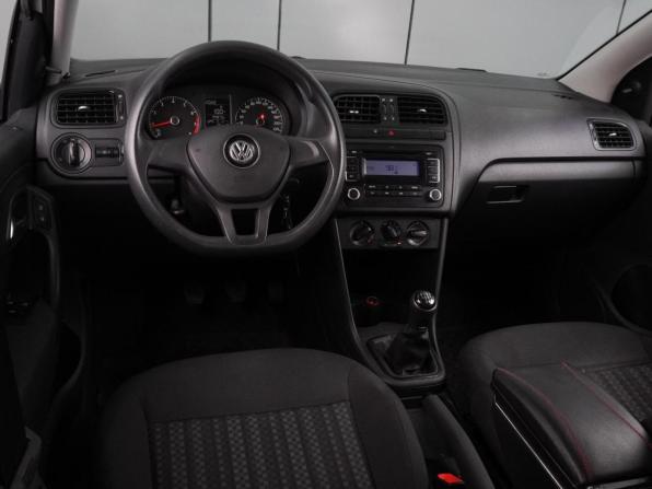Volkswagen Polo V Рестайлинг с пробегом 2015 года, цена 1 060 000 рублей, 94873 км, седан, Автокод Объявления